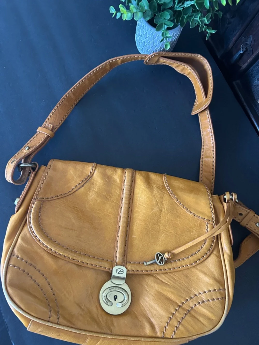 Francesco Biasia Mustard Leather Crossbody with Gold-Tone Turn Lock - Picture 15 of 17